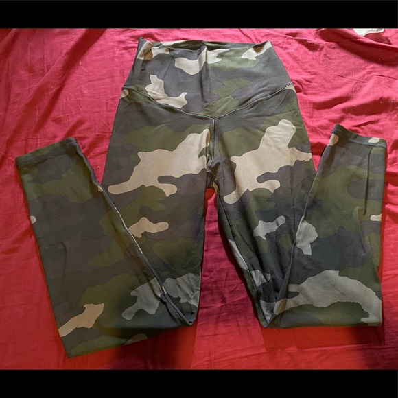 AERIE OFFLINE REAL ME HIGH WAISTED CAMO LEGGING